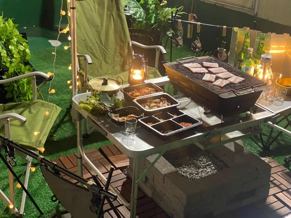 Samgakji Station 3 Seconds 4 Rooms 10 People 2 Bathrooms Namsan Tower Rooftop Barbecue Attic Seoul South Korea