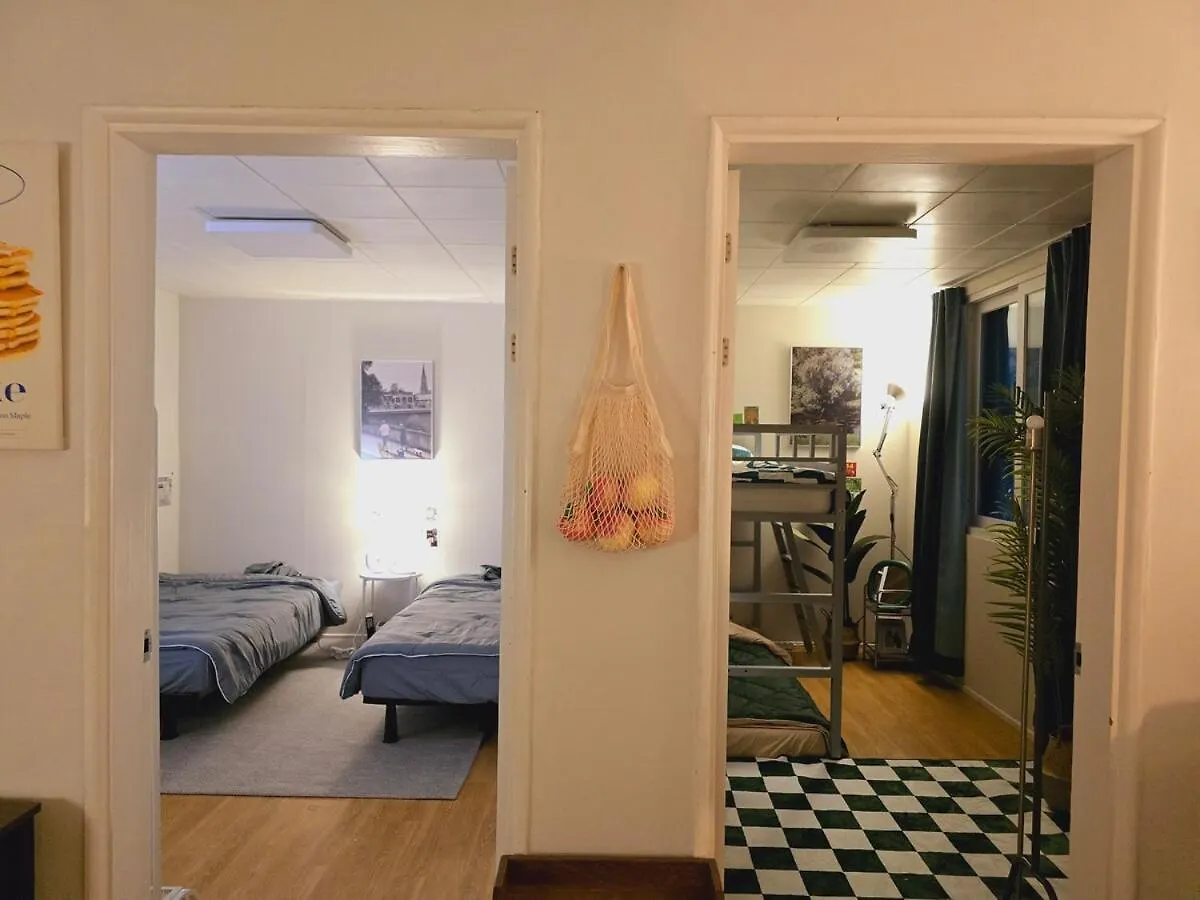 Samgakji Station 3 Seconds 4 Rooms 10 People 2 Bathrooms Namsan Tower Rooftop Barbecue Attic Seoul South Korea